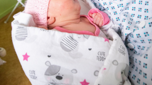 Fakultní nemocnice v červnu přivítala 192 dětí