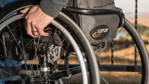 Charita vyhlásila sbírku kompenzačních pomůcek pro potřebné