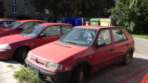 Autovraků v olomouckých ulicích pomalu ubývá, díky novele zákona