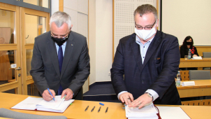 Doprava vlaky po 2022? Kraj podepsal smlouvu s Českými drahami