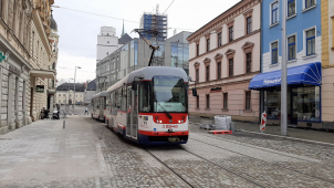 Na Žižkovo náměstí nepojedou o víkendu spoje MHD, od něj ano