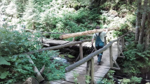 Stezka kolem Bílé Opavy prochází opravou, ale je přístupná