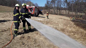 Kraj sužují požáry, hasiči je mají pod kontrolou