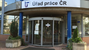 Nezaměstnanost v březnu mírně klesla