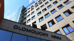 Razie na kraji! Detektivové hledají důkazy k podezřelým zakázkám