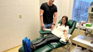 Krve je stále málo. Můžete ji darovat s rozhlasem či s HC Olomouc