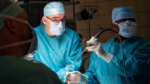 FNOL rozšiřuje kardiochirurgii o roboticky asistované bypassy