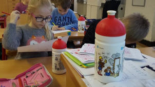 Prvňáčci dostanou od radnice lahev pro svou bezpečnost