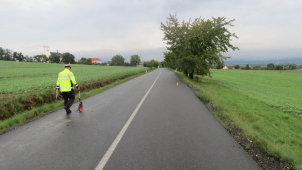 Řidič osobáku u Medlova srazil padesátiletou cyklistku a ujel