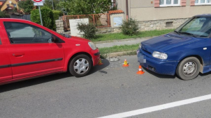 Na Jižní ulici se střetla čelně dvě auta