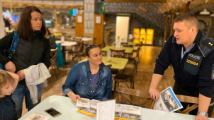 Policisté radili maminkám v herních centrech