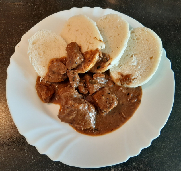 Co dobrého k obědu? A co třeba hovězí guláš!