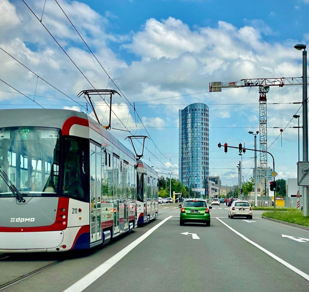 Ředitel DPMO odstoupil. Podle Kaštila kvůli rodině