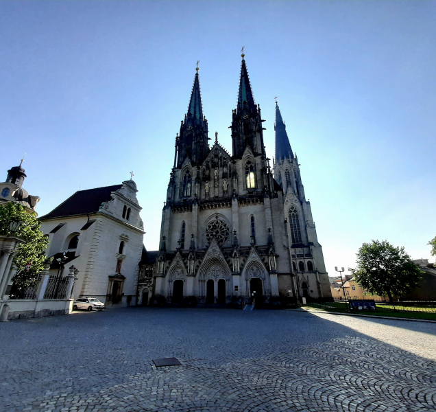 Žena v Dómu rušila křikem bohoslužbu