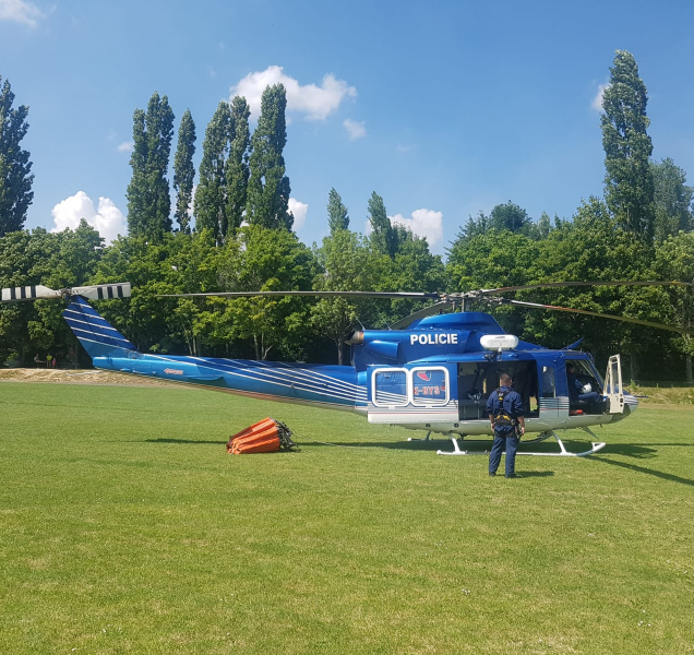 U Dolního Újezdu hoří les, zasahují zde hasiči