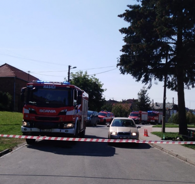 V Dolních Nětčicích došlo k úniku plynu, na místě zasahují hasiči