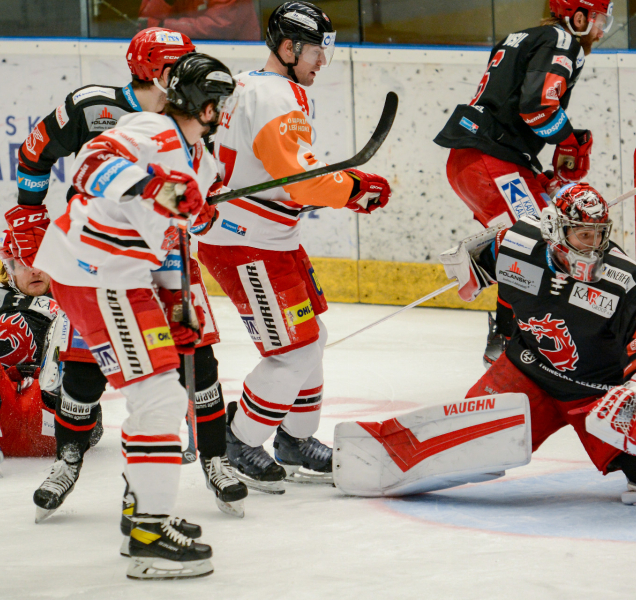 Mora dál stabilizuje kádr