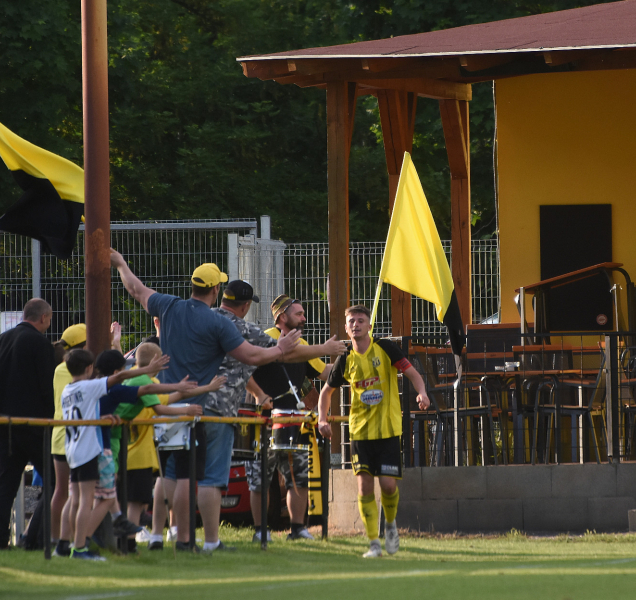 Sady spláchly Strání