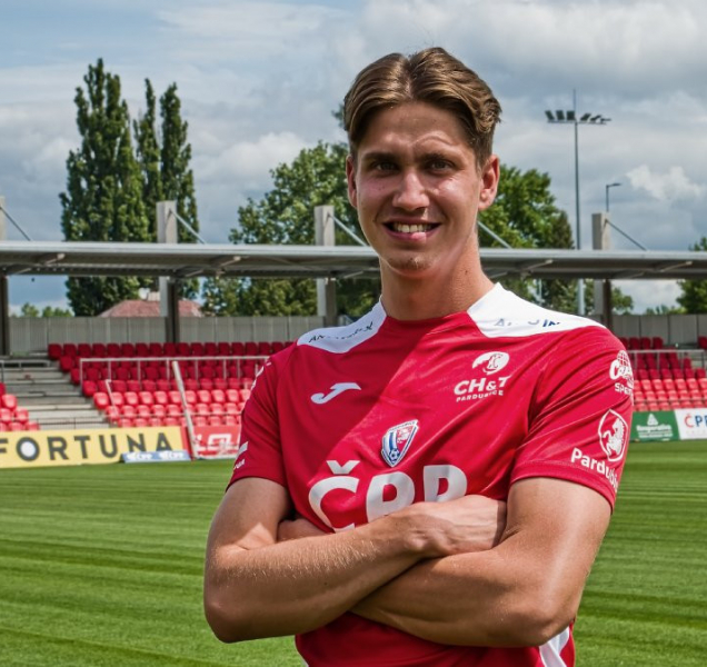 Zlatohlávek přestoupil ze Sigmy do Pardubic