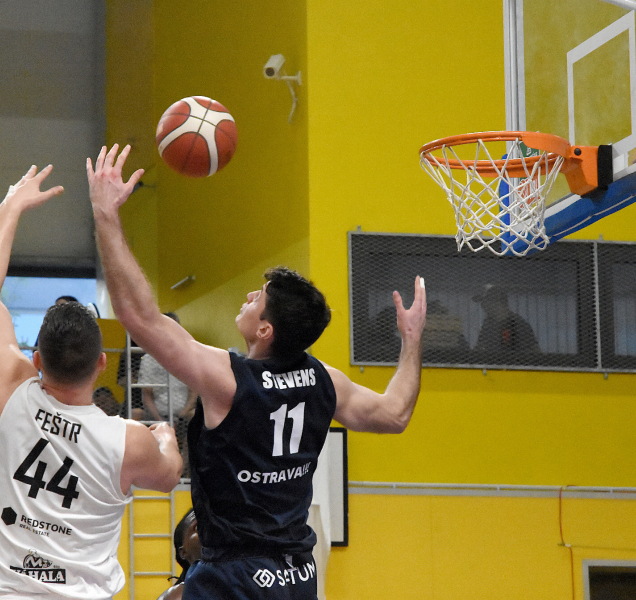 BK REDSTONE jede na palubovku USK Praha