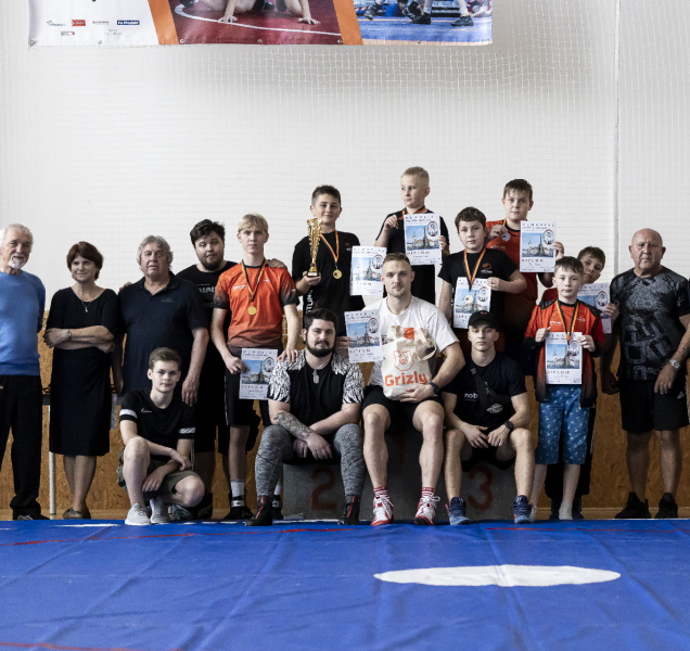 Osm medailí pro Wrestling Club Olomouc