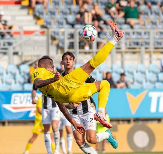 Vítěznou premiéru Janotkovi trefil Kliment