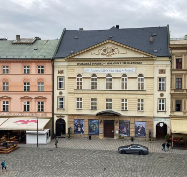 Mrzí mě, že se přihlásili jen dva. I tak je ale mandát ředitele silný