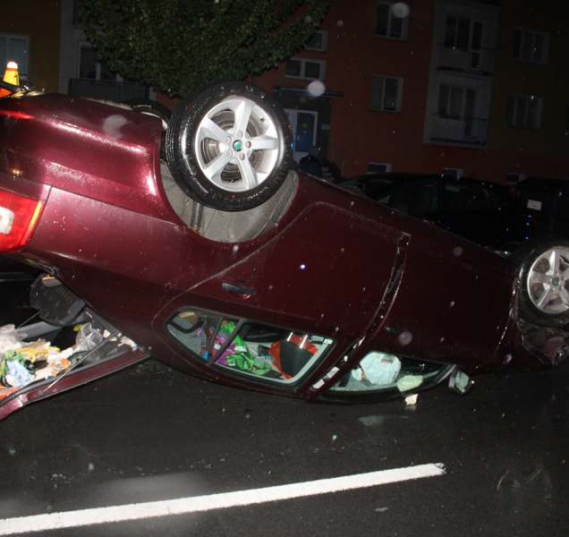 Řidička v noci bourala kvůli dešti