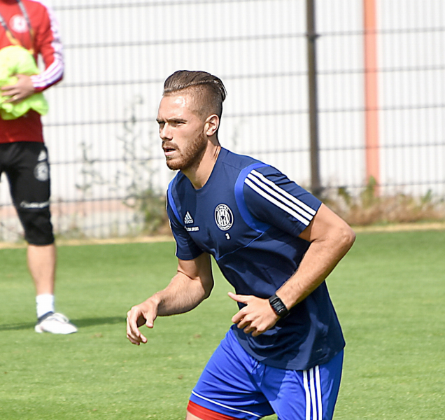 Útočník Tandir trénuje s SK Sigma