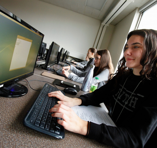 Dívka z Prostějova kupovala Playstation na internetu. Nemá ho