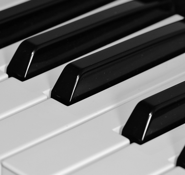 Neznámý pachatel ukradl z garáže klávesy a další věci