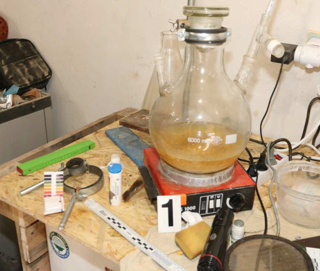 Policisté odhalili varnu pervitinu při šetření domácího násilí