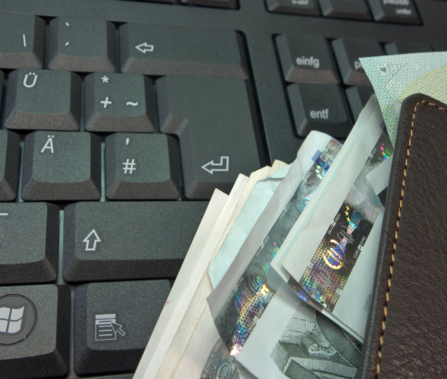 Bankovní úřednice zachránila ženě statisíce korun