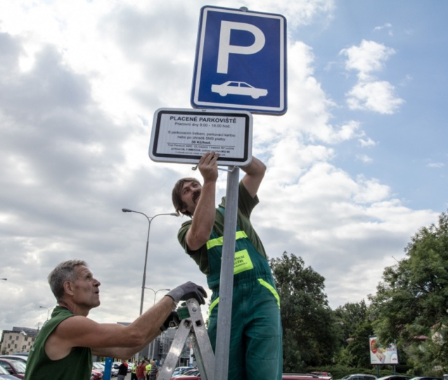 Změny v parkování v centru města zatíží peněženky řidičů