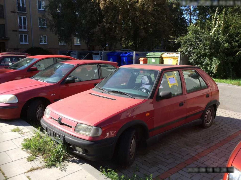 Autovraků v olomouckých ulicích pomalu ubývá, díky novele zákona