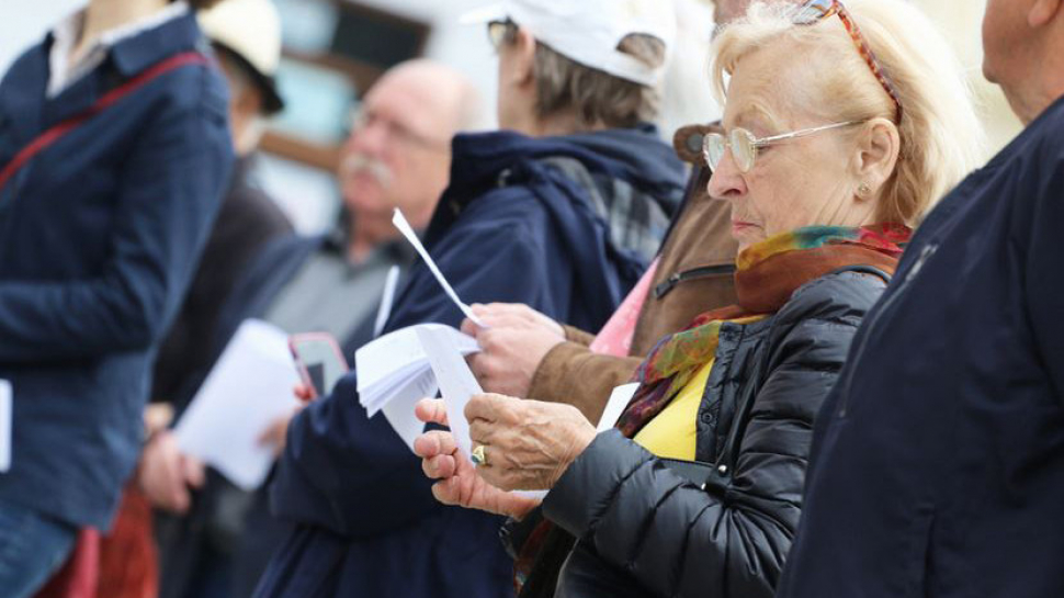 Čtením jmen vraceli Olomoučané oběti holokaustu do života