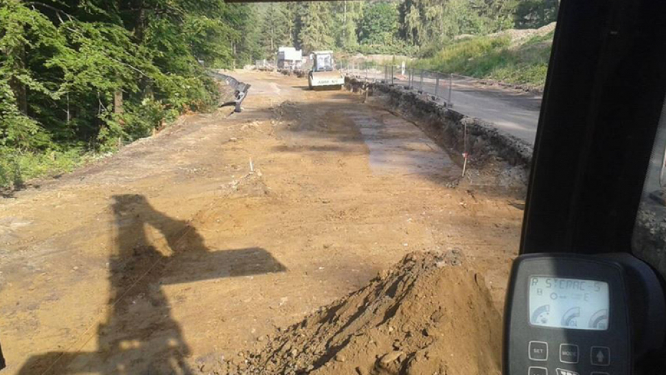 Doprava na Jesenicko kolabuje. Současně se opravuje na sedle i vlaková trať