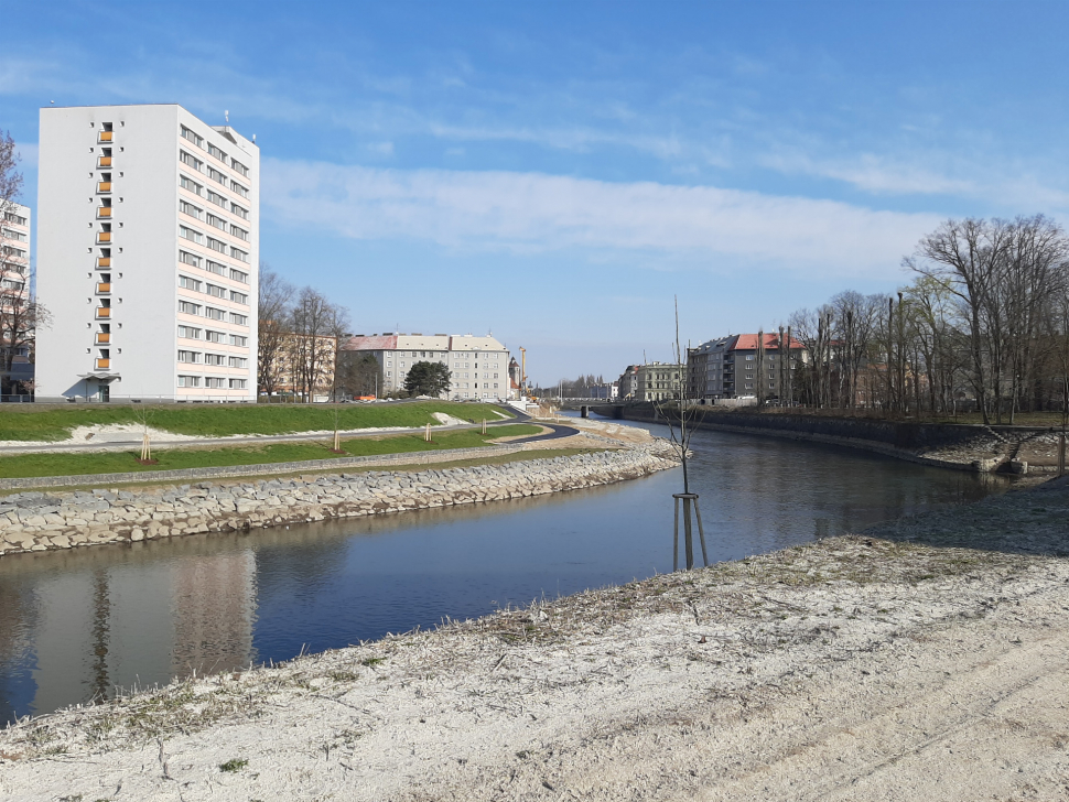 Práce na olomoucké náplavce pokračují bez přestávky